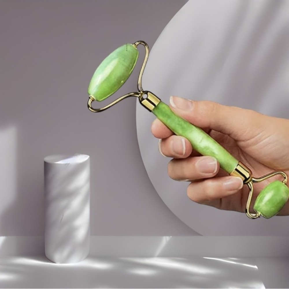 Natural Green Jade Facial Roller Skincare Tool Dual Ended Gold Tone Hardware NEW
